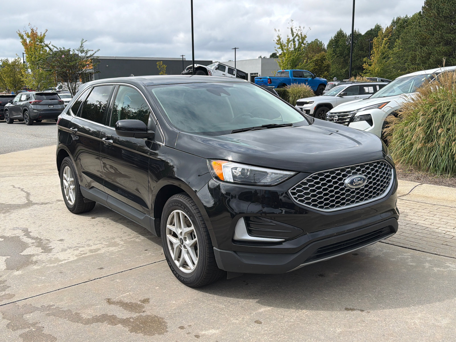 Used 2024 Ford Edge SEL AWD/4WD image 5