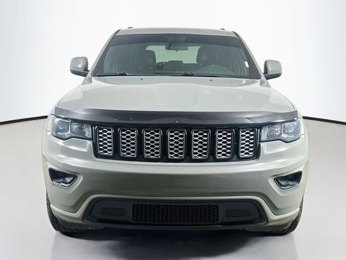 Used 2021 Jeep Grand Cherokee Laredo RWD image 2
