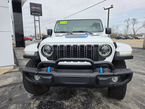 Used 2023 Jeep Wrangler Unlimited Rubicon 4xe image 2