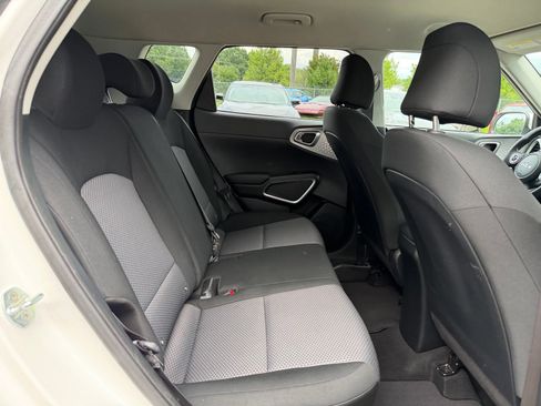 Used 2022 Kia Soul LX w/ Technology Package FWD image 17