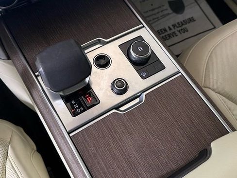 Used 2023 Land Rover Range Rover Long Wheelbase SE image 36