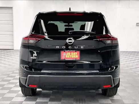 New 2025 Nissan Rogue SV image 5