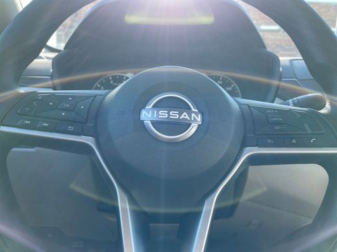 Used 2025 Nissan Altima 2.5 SV image 28