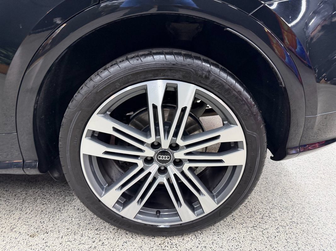 Used 2018 Audi SQ5 Premium Plus w/ Navigation Package AWD/4WD image 38