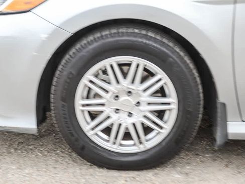 Used 2020 Toyota Camry LE image 9