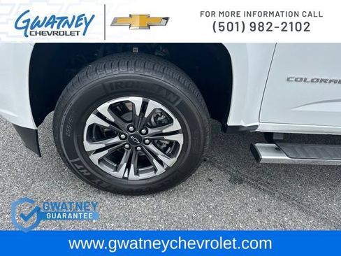 Used 2022 Chevrolet Colorado Z71 w/ Safety Package AWD/4WD image 9