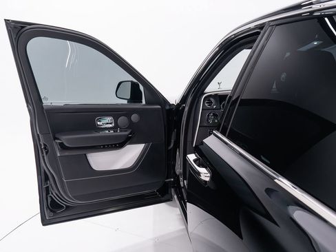 Certified 2022 Rolls-Royce Cullinan AWD/4WD image 11