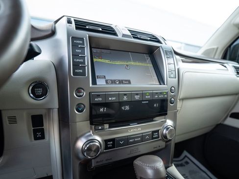 Used 2017 Lexus GX 460 Luxury image 25