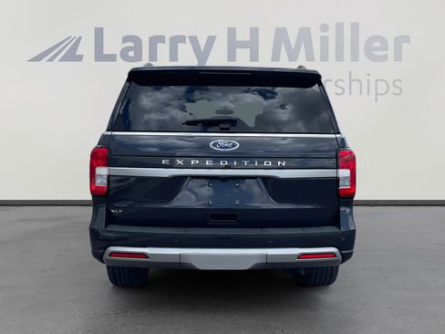 Used 2024 Ford Expedition XLT RWD image 4