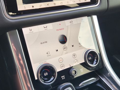 Used 2019 Land Rover Range Rover Sport Supercharged image 14