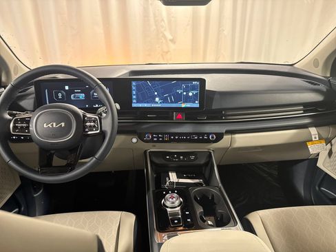 New 2026 Kia Carnival SX FWD image 4