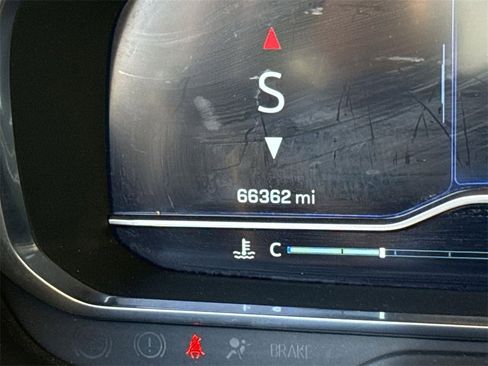 Used 2024 Chevrolet Suburban LT image 11