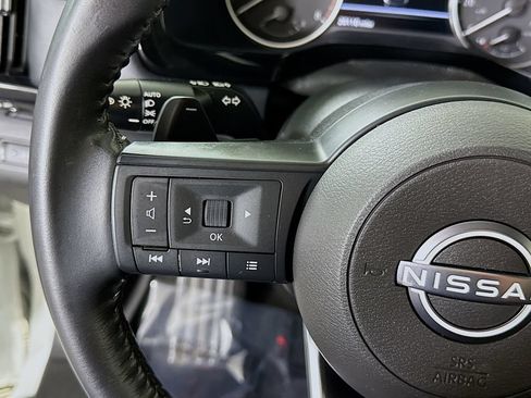 Certified 2024 Nissan Pathfinder SV w/ Black Appearance Package FWD image 21