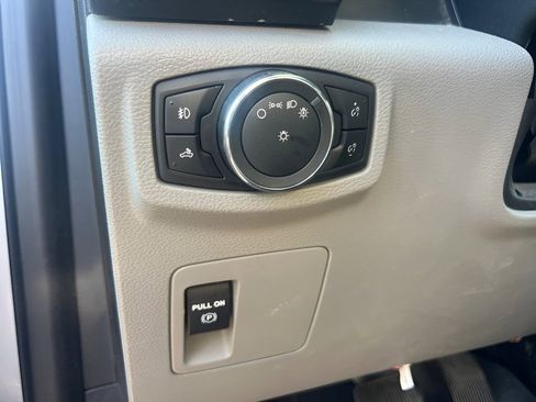 Used 2017 Ford F150 XL w/ Equipment Group 101A Mid AWD/4WD image 28