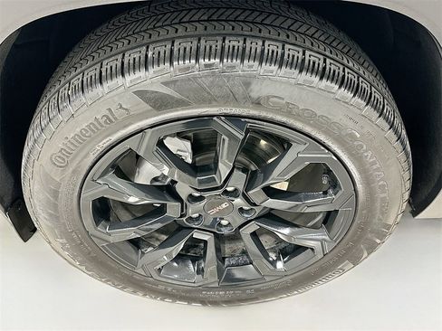 Used 2025 GMC Terrain Elevation w/ Technology Package II image 32