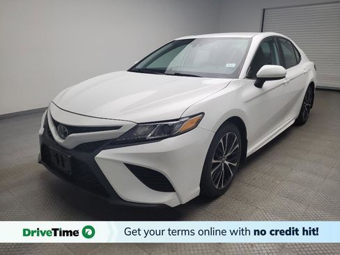 Used 2020 Toyota Camry SE image 1
