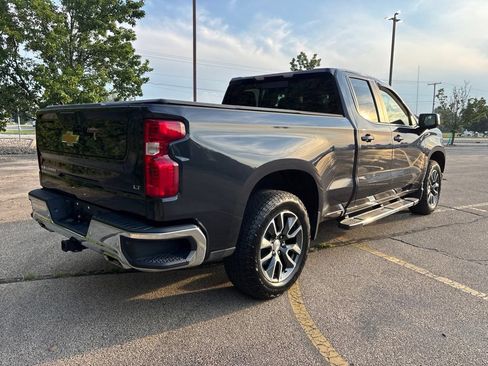 Used 2024 Chevrolet Silverado 1500 LT AWD/4WD image 7