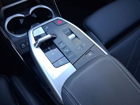 Used 2025 BMW X2 xDrive28i w/ Premium Package image 26