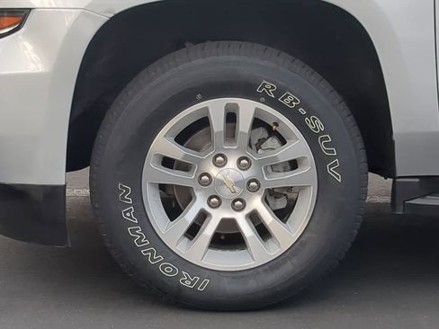 Used 2019 Chevrolet Suburban LT image 13