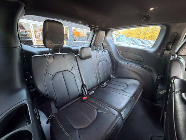 Used 2026 Chrysler Pacifica Select FWD image 13