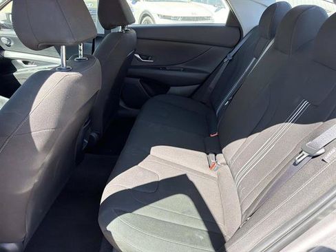 Used 2024 Hyundai Elantra SEL FWD image 9