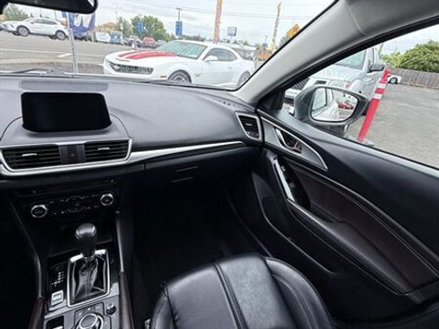 Used 2018 MAZDA MAZDA3 Touring FWD image 20