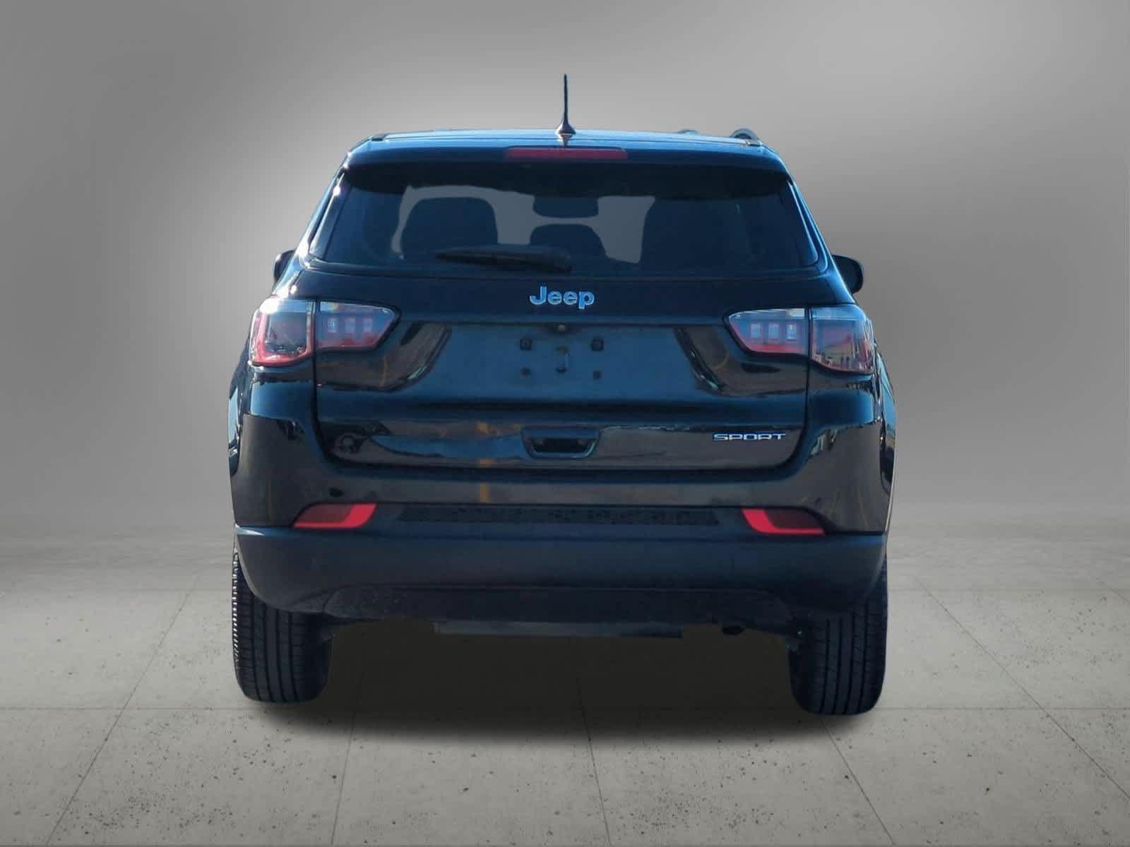 Used 2018 Jeep Compass Sport FWD image 5