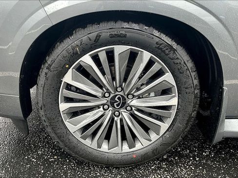 New 2026 INFINITI QX80 Luxe RWD image 16