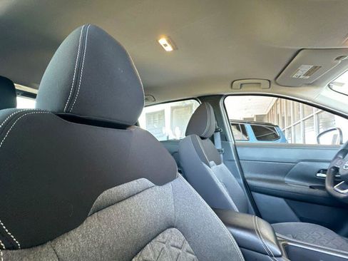 Used 2025 Nissan Kicks SV AWD/4WD image 17