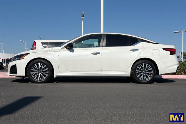 Used 2024 Nissan Altima 2.5 SV FWD image 7