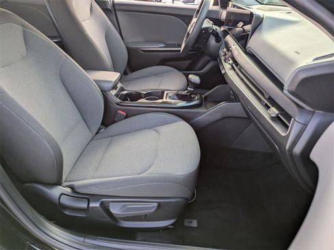 Used 2025 Kia K4 LXS image 29