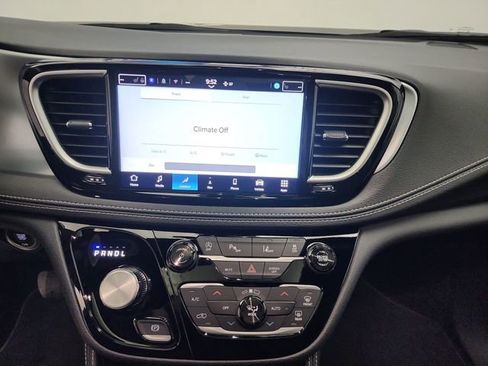 New 2026 Chrysler Pacifica Limited w/ S Appearance Package AWD/4WD image 18