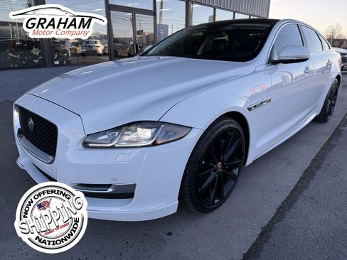 Used 2017 Jaguar XJ R-Sport image 1