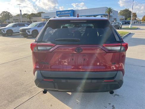 Used 2021 Toyota RAV4 LE image 5