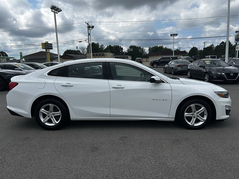 Used 2021 Chevrolet Malibu LS w/ Driver Confidence Package II FWD image 2