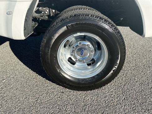 Used 2025 Ford F350 Lariat w/ Lariat Ultimate Package image 24