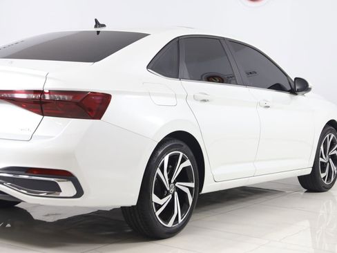 Used 2025 Volkswagen Jetta SEL FWD image 44
