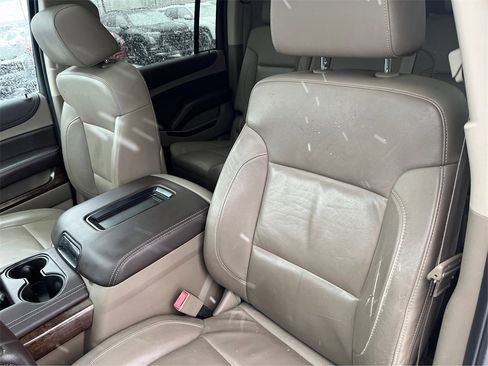Used 2015 Chevrolet Suburban LT image 40
