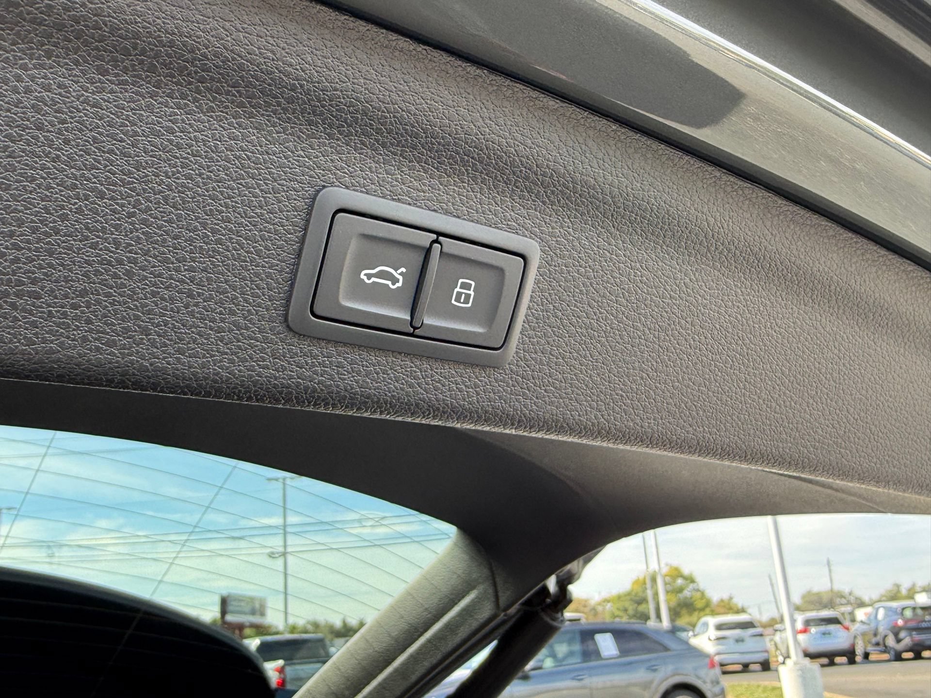 Used 2024 Audi Q3 2.0T Premium Plus w/ Premium Plus Package AWD/4WD image 11