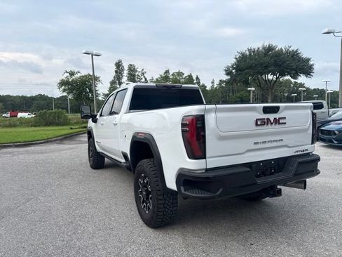 Used 2024 GMC Sierra 2500 AT4X AWD/4WD image 4