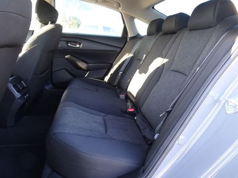 Certified 2025 Honda Accord SE image 9