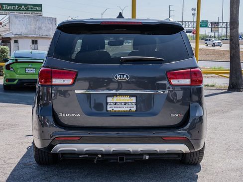 Used 2016 Kia Sedona SX Limited image 6