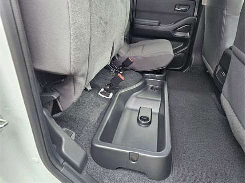 Used 2023 Nissan Frontier SV w/ Technology Package image 17