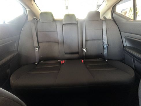 Used 2025 Nissan Altima 2.5 SV FWD image 39