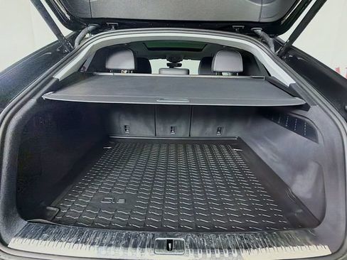 Used 2023 Audi Q8 Prestige AWD/4WD image 33