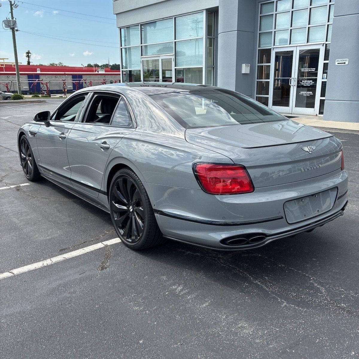 Used 2022 Bentley Flying Spur V8 AWD/4WD image 5