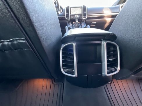 Used 2013 Porsche Cayenne 6-Speed Manual image 38