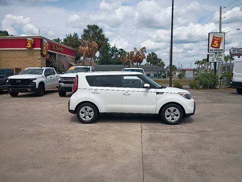 Used 2014 Kia Soul FWD image 36