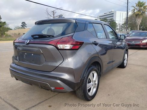 Used 2021 Nissan Kicks S image 10