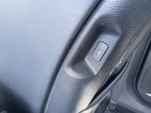 Used 2023 Kia Sportage EX AWD/4WD image 9